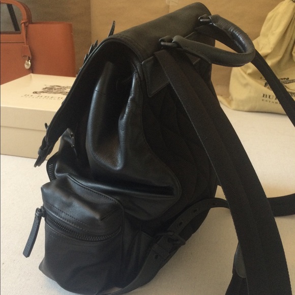 Burberry bag pack - Picture 4 of 4